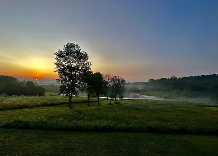 Holiday home Hot Tub, Sunrise Views, Stocked Pond *